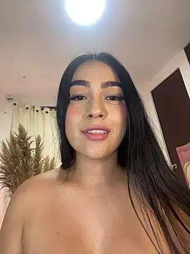 Sophia_hot_lover Adlı Modelin Canlı Sohbet Odası