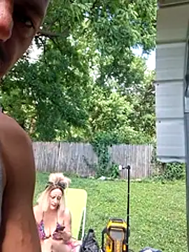 Онлайн чат DaddyAndSplashQueen