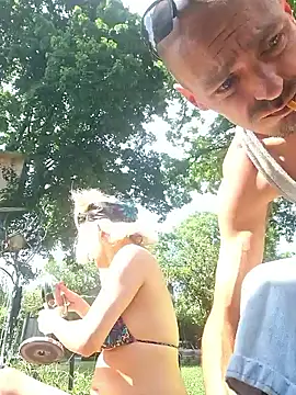 Živá chatovací místnost DaddyAndSplashQueen