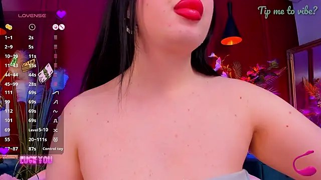 חדר צ'אט בשידור חי של Mayzzie