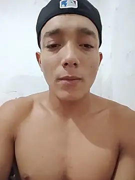 חדר צ'אט בשידור חי של tayson_