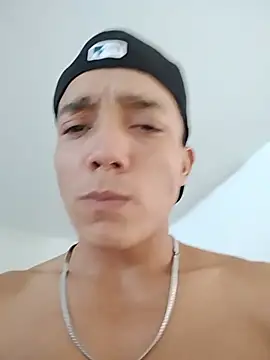 חדר צ'אט בשידור חי של tayson_