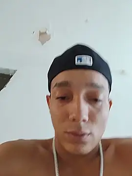 חדר צ'אט בשידור חי של tayson_