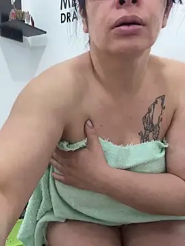 Dr_Nathalia_28 即時聊天室