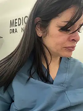 Dr_Nathalia_28 Adlı Modelin Canlı Sohbet Odası