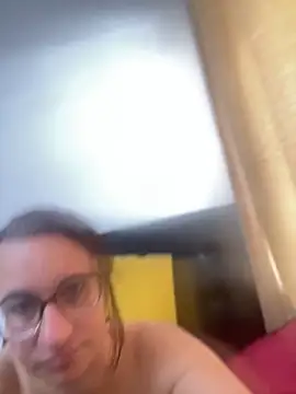 gloria7v05 Live chatroom
