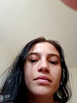 Virgin_Pussy_Love Adlı Modelin Canlı Sohbet Odası