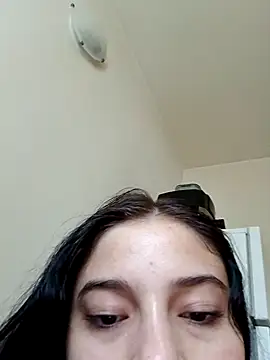 Virgin_Pussy_Love Adlı Modelin Canlı Sohbet Odası
