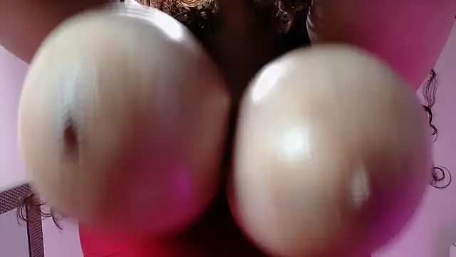 Dalila_Sky Live Chatraum