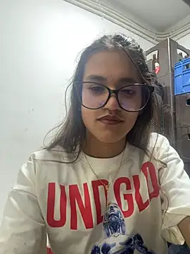 Lilith_Vera Adlı Modelin Canlı Sohbet Odası