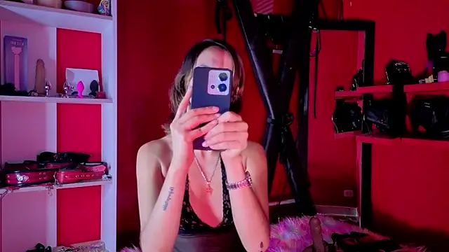 Ambar_Roux_ Live Chatraum