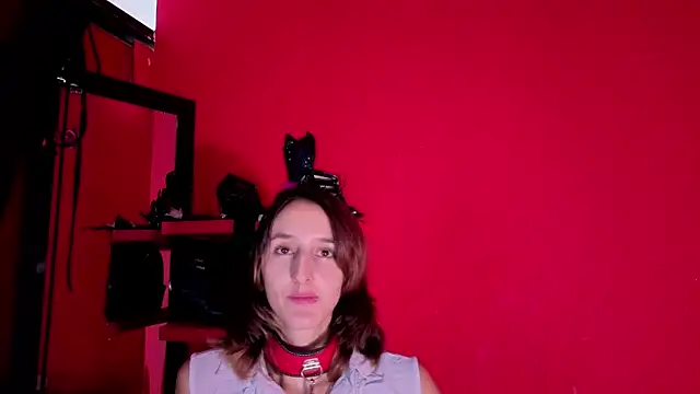 Ambar_Roux_ Live Chatraum