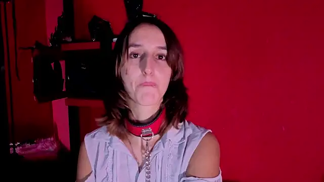 غرفة دردشة Ambar_Roux_ المباشرة