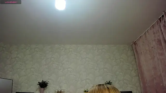 Phòng Chat Trực Tiếp KattyPeachX
