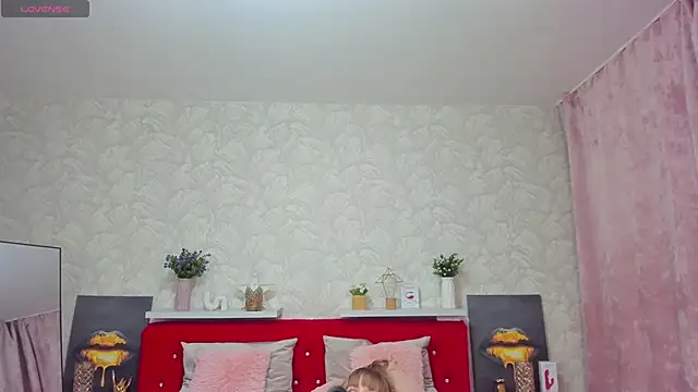 חדר צ'אט בשידור חי של KattyPeachX