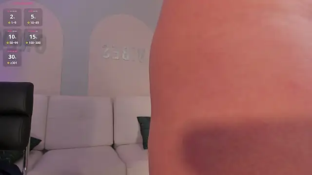 ValeriaRoldanX's Live Chat Room