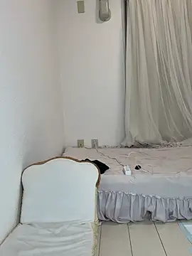 Živá chatovací místnost henntaikamennnnn