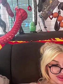 Živá chatovací místnost MacTroy
