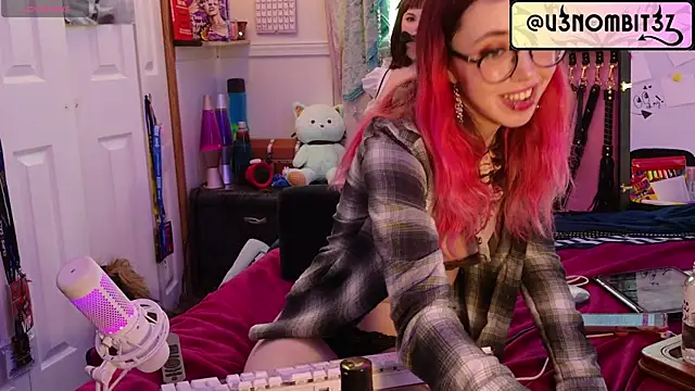 Živá chatovací místnost v3nombit3z