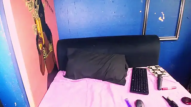 Chat soba uživo modela Littleindianmilf