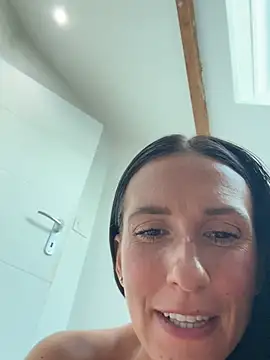 lola_tentatiion – live chatrum