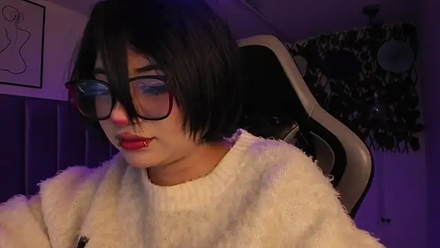 Kitty_Gang Adlı Modelin Canlı Sohbet Odası