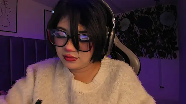 Kitty_Gang Adlı Modelin Canlı Sohbet Odası