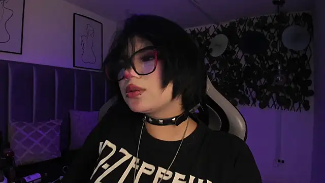 Kitty_Gang: δωμάτιο απευθείας συνομιλίας