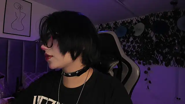 Kitty_Gang Adlı Modelin Canlı Sohbet Odası