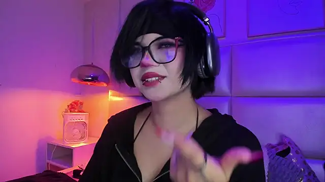 Kitty_Gang Adlı Modelin Canlı Sohbet Odası