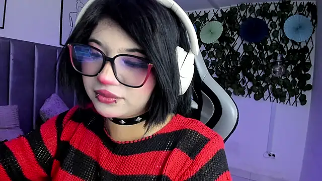 Kitty_Gang Adlı Modelin Canlı Sohbet Odası