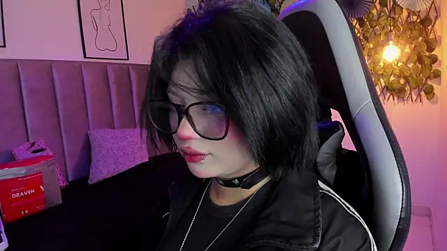 Kitty_Gang Adlı Modelin Canlı Sohbet Odası