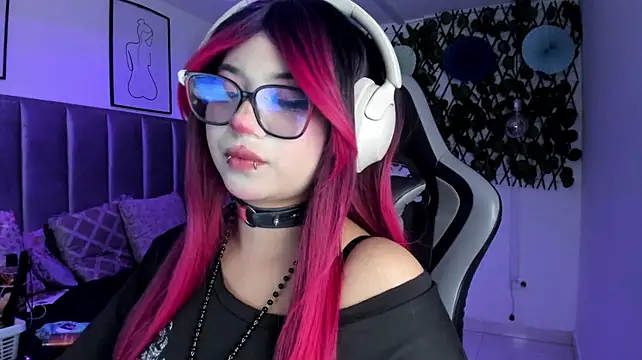 دردشة Kitty_Gang الجنسية المباشرة
