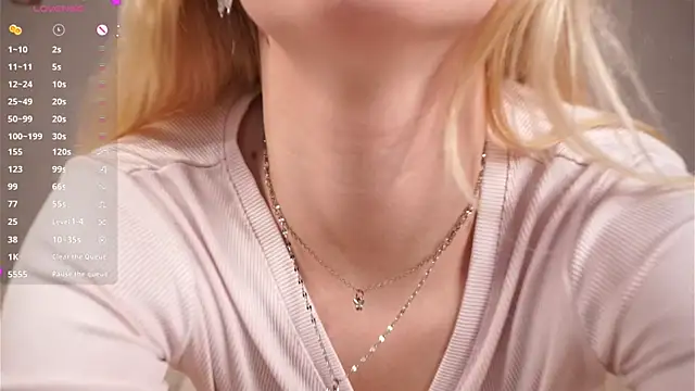 ZaraDudley Adlı Modelin Canlı Sohbet Odası