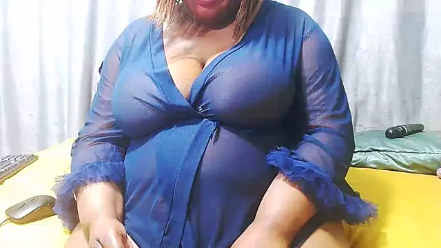 BustyMatureStepmum's Live Chat Room