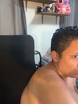 Mabelydani Adlı Modelin Canlı Sohbet Odası