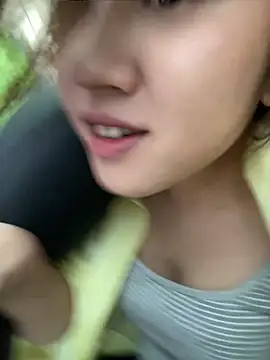 Liliya-77 现场性爱视讯表演