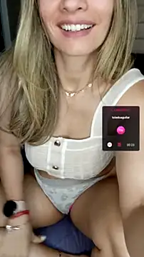 Loly_Horny 现场聊天室