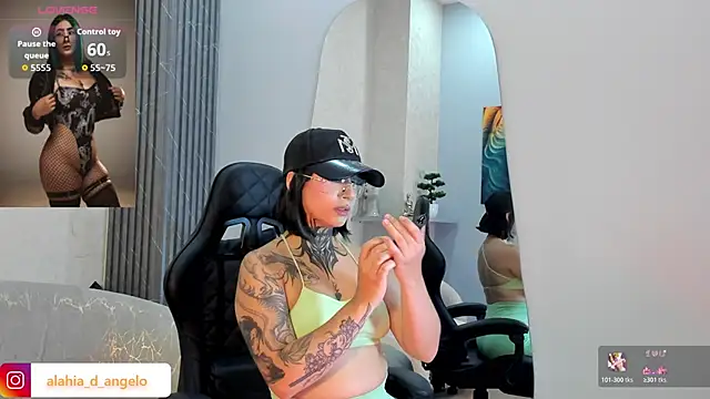 חדר צ'אט בשידור חי של Alahia_Dangelo
