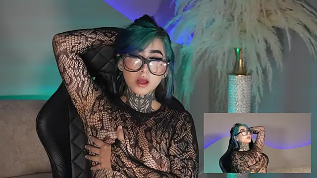 Alahia_Dangelo's Live Chat Room