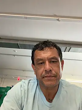 חדר צ'אט בשידור חי של Ryanandtasha7877