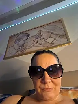 חדר צ'אט בשידור חי של vogliosabustydream