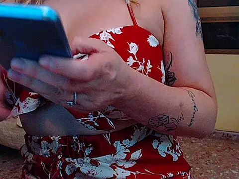 pomposa18xxx's Live Chat Room