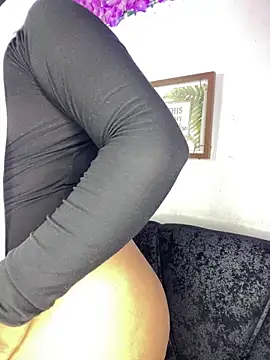 חדר צ'אט בשידור חי של zulema_parvin