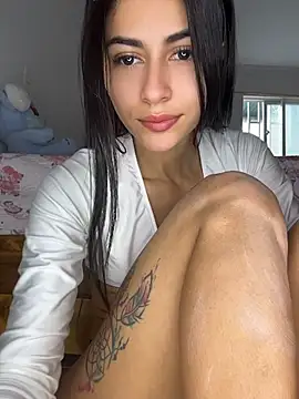 emilie_xx_ Adlı Modelin Canlı Sohbet Odası