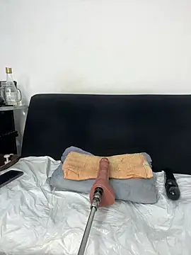غرفة دردشة chiquimaturesexy المباشرة
