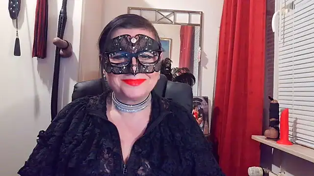 חדר צ'אט בשידור חי של LadyMaxime511