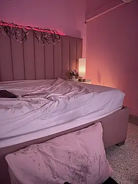 غرفة دردشة KellyOlsenbe المباشرة