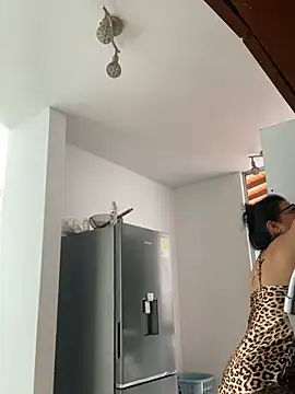 Sharongirl07 Adlı Modelin Canlı Sohbet Odası