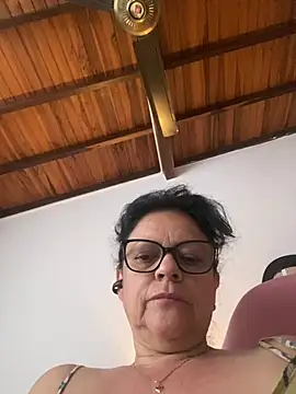 Sharongirl07 Adlı Modelin Canlı Sohbet Odası